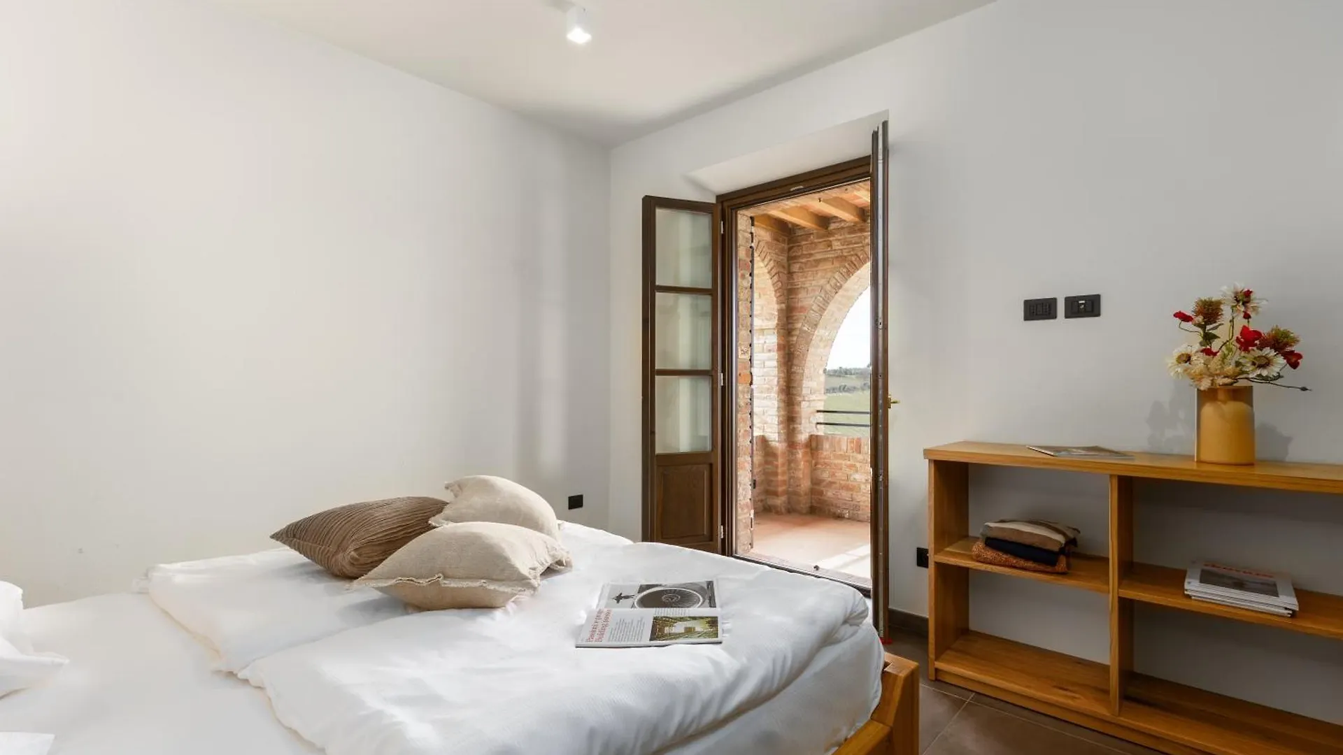 Tuscany Living - Terra Antica Montepulciano Stazione 0*,  Italien